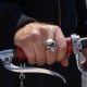 Klassischer Silber Totenkopf Ring, anatomisch korrekt, mit Goldkugel im Auge! Biker Ring, Bikerschmuck, Rocker Schmuck