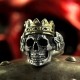 Silber Totenkopfring mit Krone. Gross, massiv, anatomisch korrekt, speziell. Biker Ring, Bikerschmuck, Skull