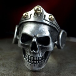Princess - Small skull ring with crown. Anatomically correct. Silver Biker Ring as Biker Jewelry and Rocker Jewelery